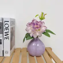 ピンクボタンの造花 陶製オニオン花瓶【リビング・エレガント装飾】