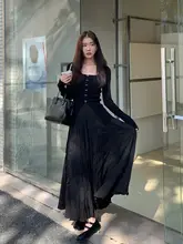 黒の気品ある四角襟ニットカーディガン【フィット感・ボタン付き・レディース用】