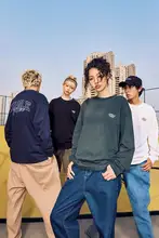 ジャングル虎デザインの長袖Tシャツ【コットン・ユニセックス・ゆったりフィット】