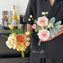 シンプルなデザインのフェイクフラワー小花束【インテリア装飾・高級感・手持ち用】