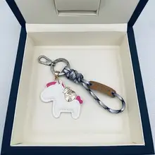 運気を呼び込む！カギの付け替え可能な男女兼用キーホルダー【カップルやバッグ、スマホ用】