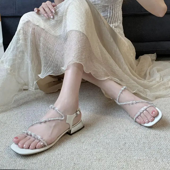 羊皮製の水晶付きストラップ サンダル【フラット・夏用・女性用・優雅なデザイン】