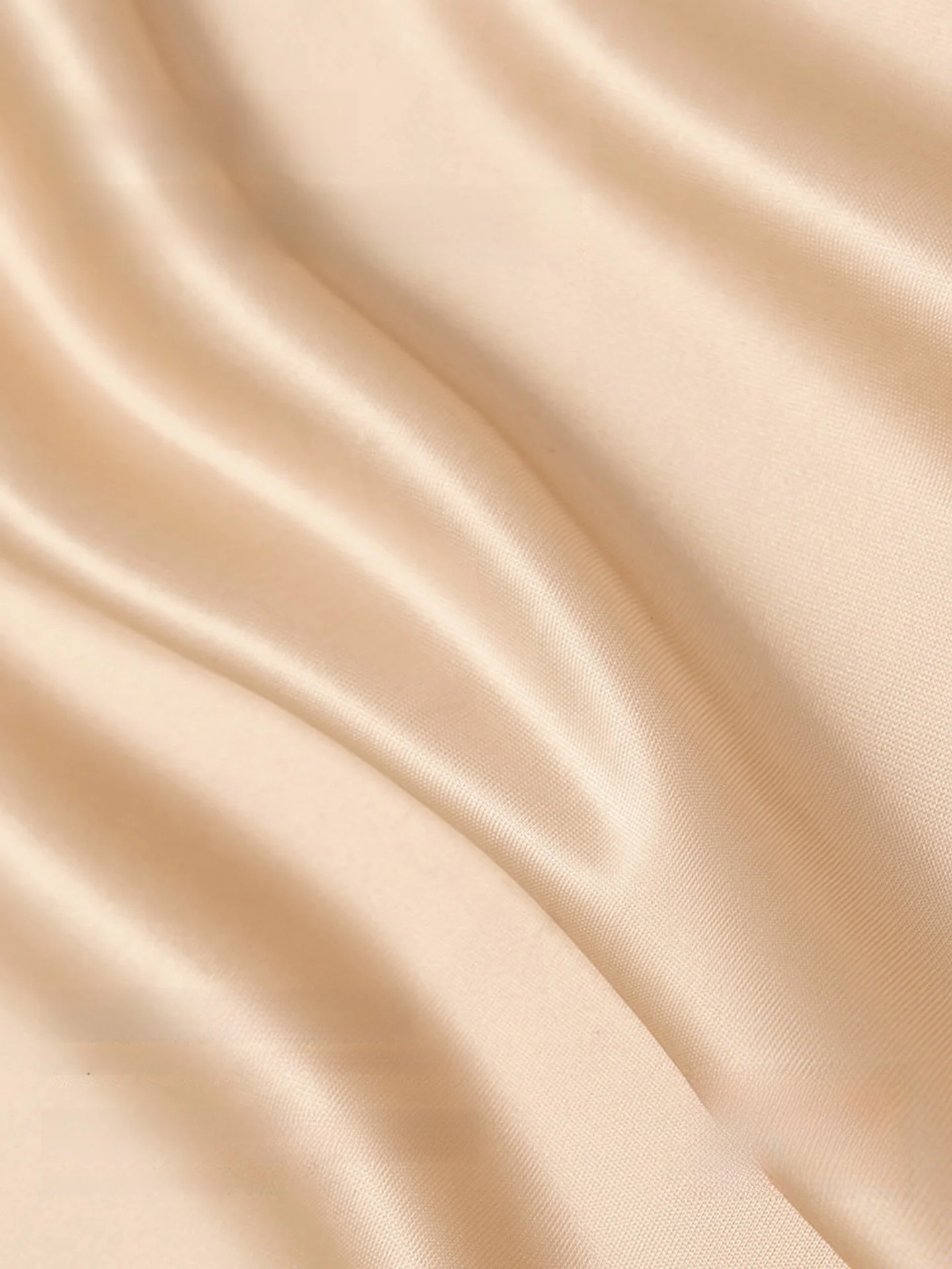 育乳ブラトップとは？うさぎの耳デザインで大胸をサポートする無骨タイプの実用性を解説