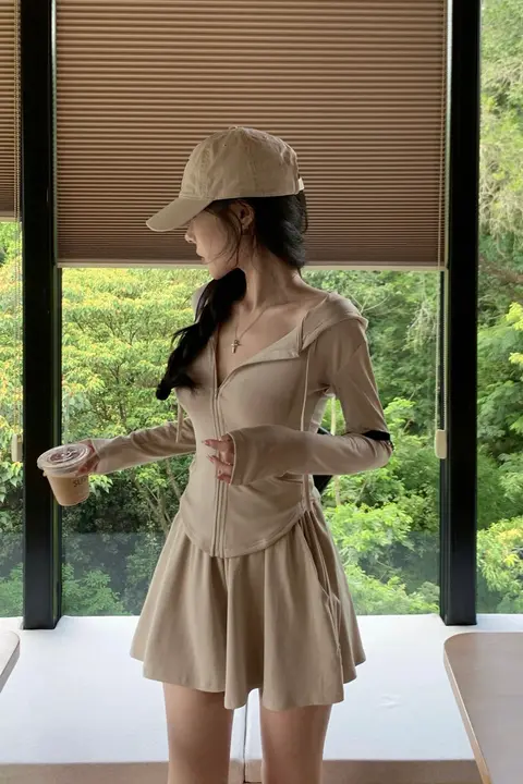 春のコーディネートにぴったり！小柄向けカジュアルなワンピース【学院風・スポーツスタイル・防寒対応】（セットアップ対応）