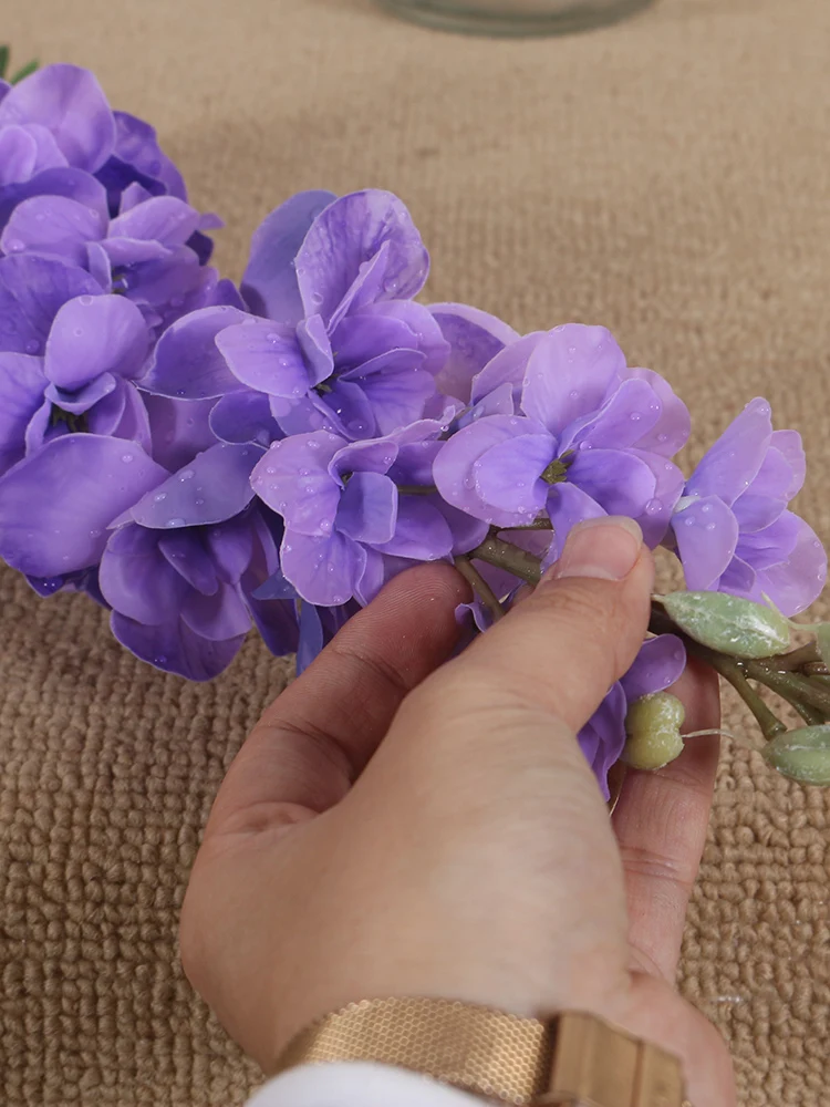 紫色のヒヤシンスとディルの造花：手触り保湿タイプのインテリア装飾とは