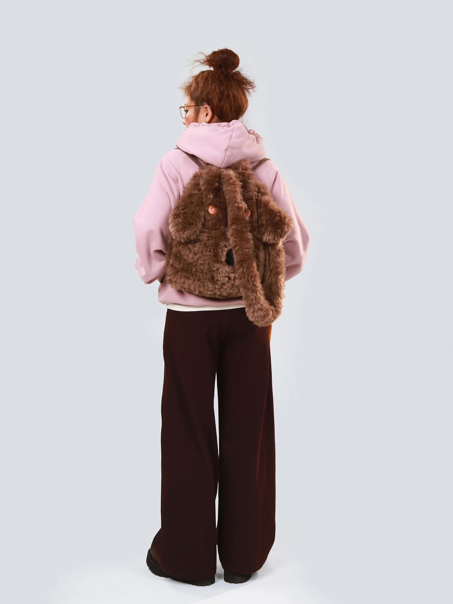 嬉家高ウエストデニムパンツ：パープルコーヒー色の深色スタイルが冬の日常に最適