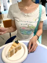 小魚缸プリントのワイドネックフィットTシャツ【フロントリボン・ショート丈・夏用・短袖】