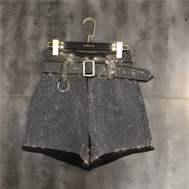 スタイリッシュな装飾ベルト付きショートパンツ【水晶デザイン・軽やかな着心地・トレンド】（セットアップ対応）