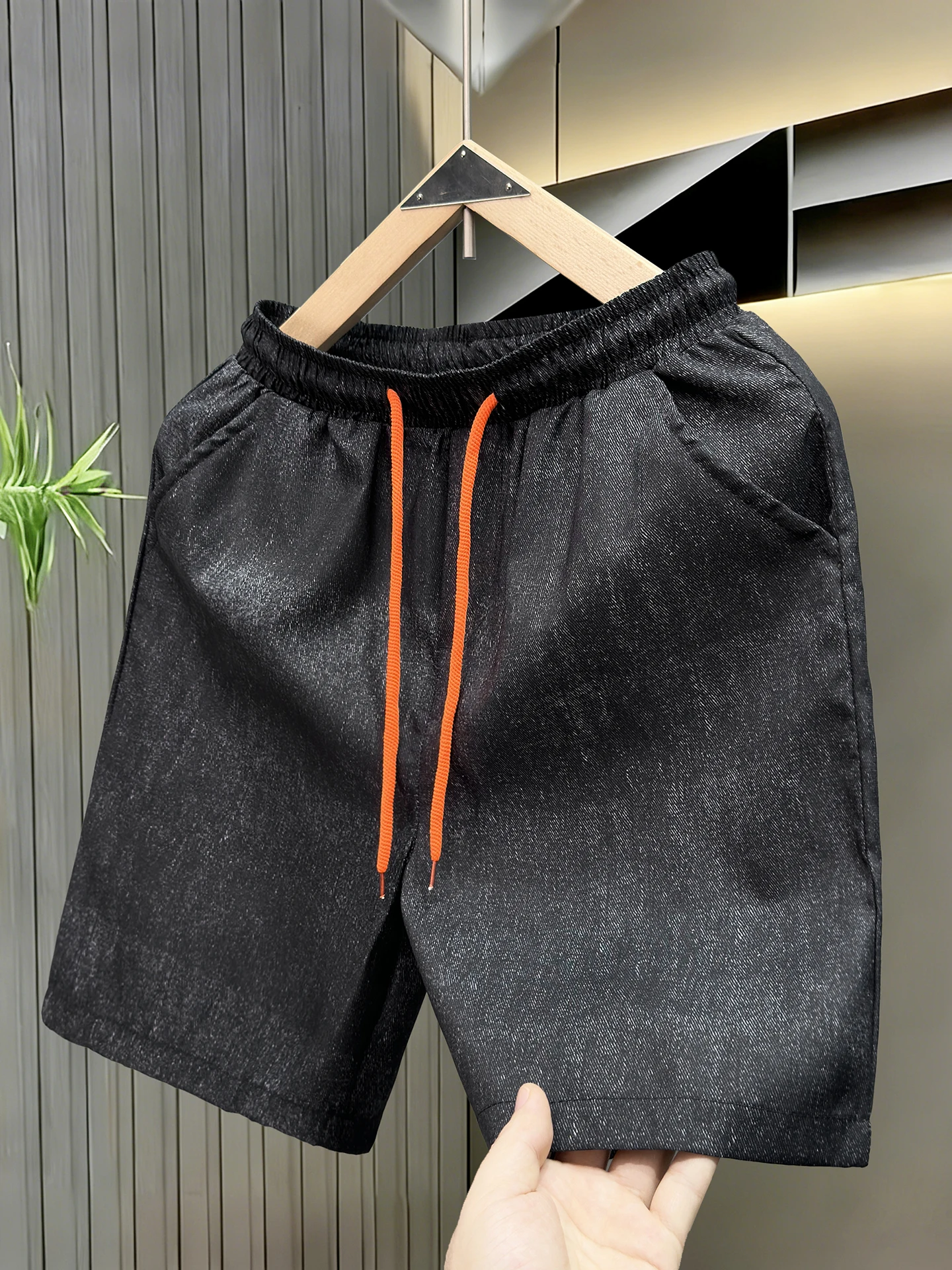 夏用薄手通気ショーツ メンズ：デニム風ストレートで快適な五分パンツ