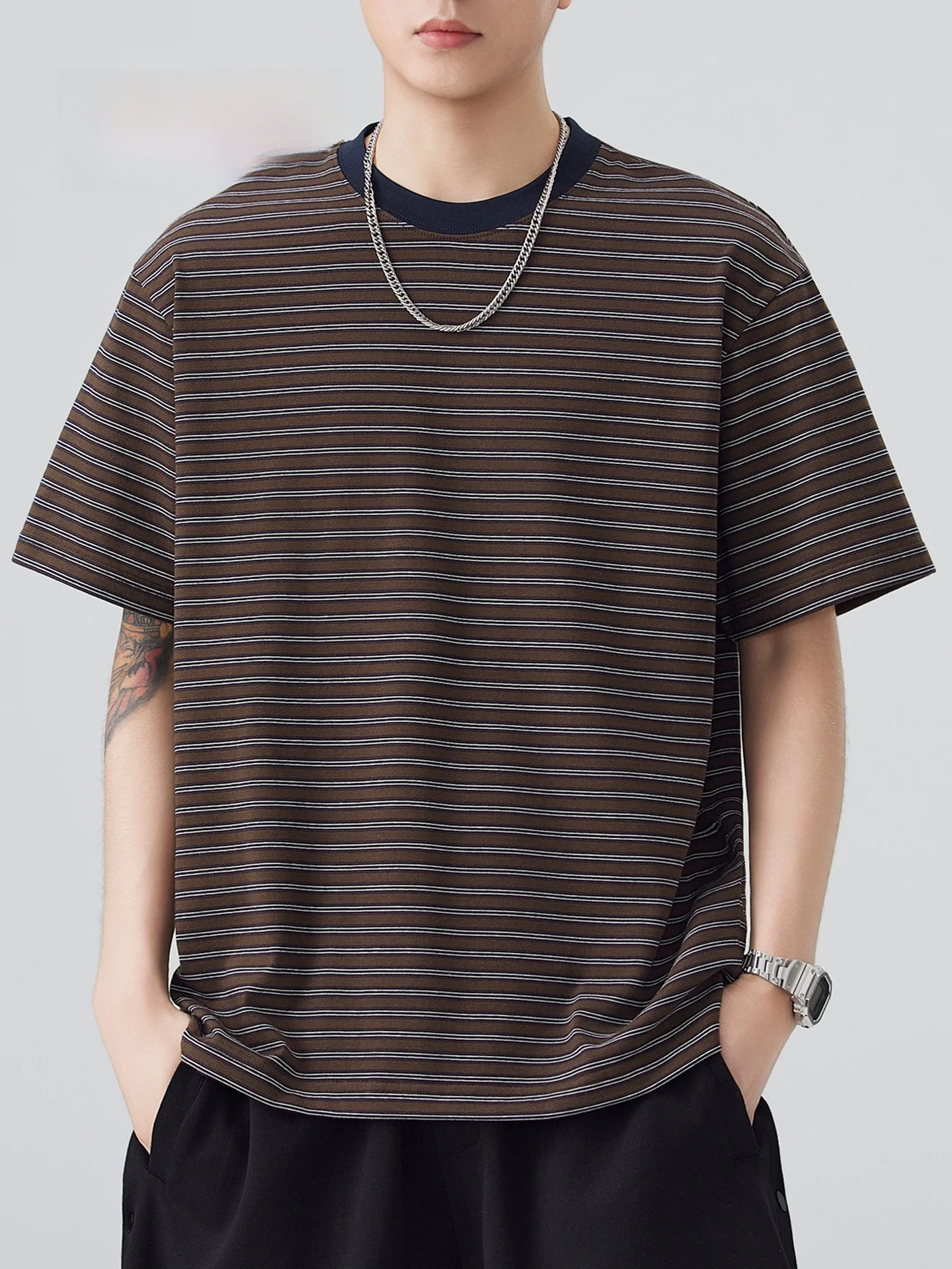 復古風ストライプ半袖Tシャツ：メンズ夏用ゆったり通気性モデルの実用性と選び方