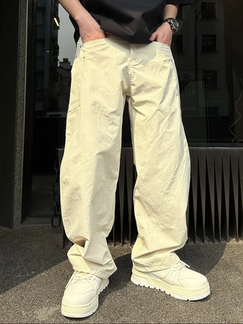 背が高い人に似合うカーゴパンツは、本当に選ぶべきスタイルは？