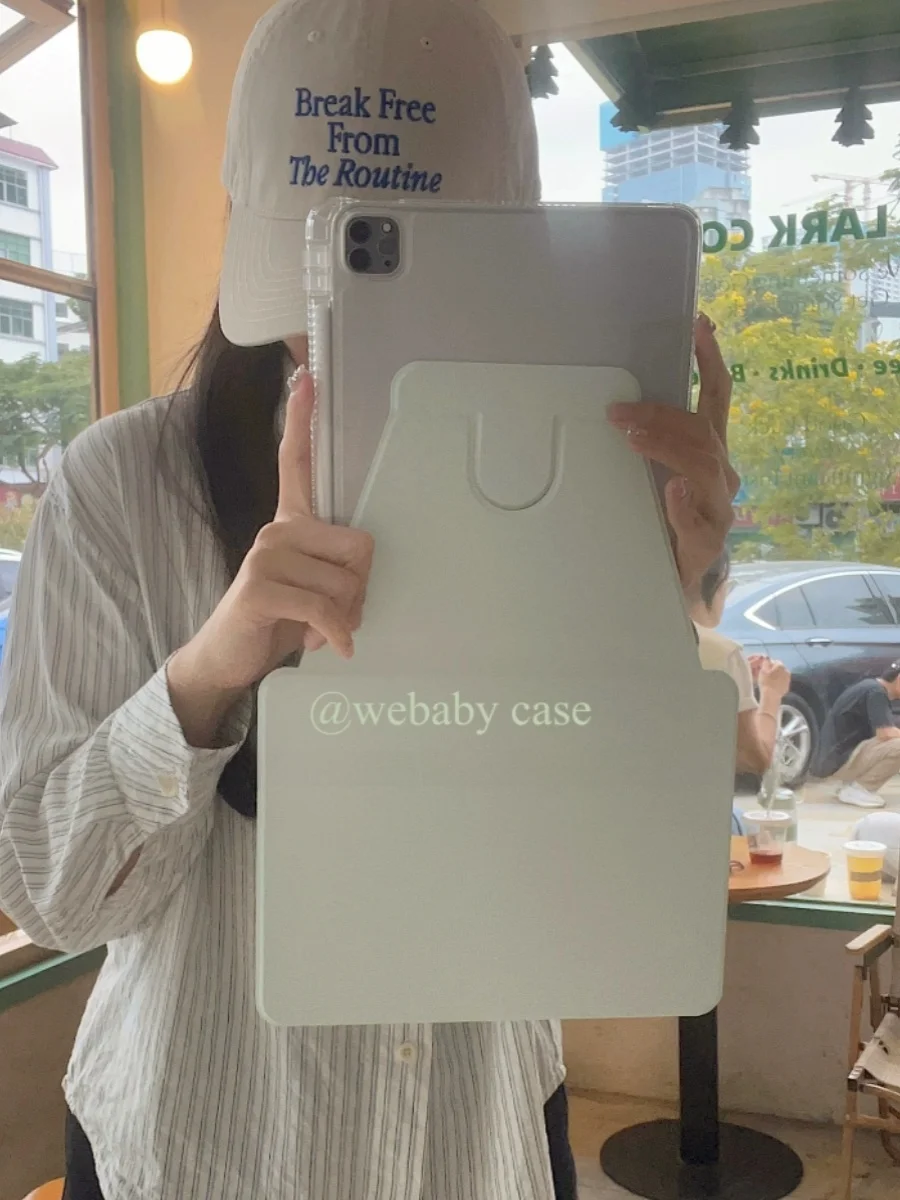 豆沙緑のiPad回転式アクリルハードケース：耐衝撃で多角対応の保護機能を実証