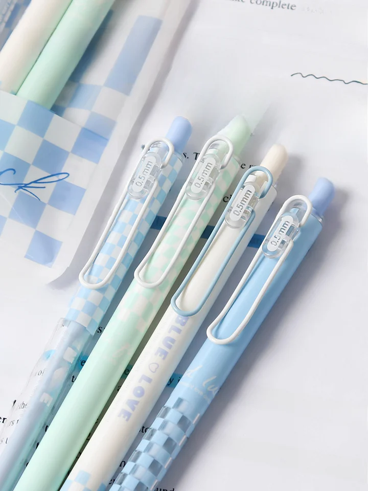 おしゃれなチェック柄ボールペン【水性・黒・速乾・学生向け】