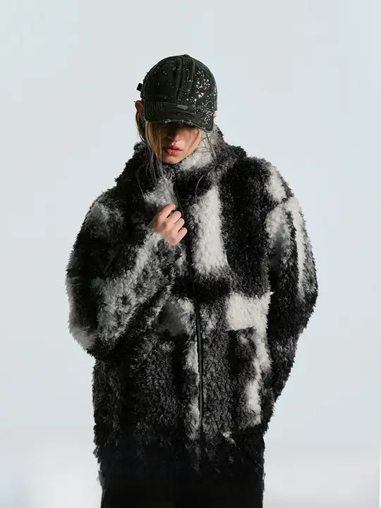 鬼顔刺繍の秋冬用フーディージャケット【アメリカンスタイル・極上の柔らかさ・羊羔毛風】