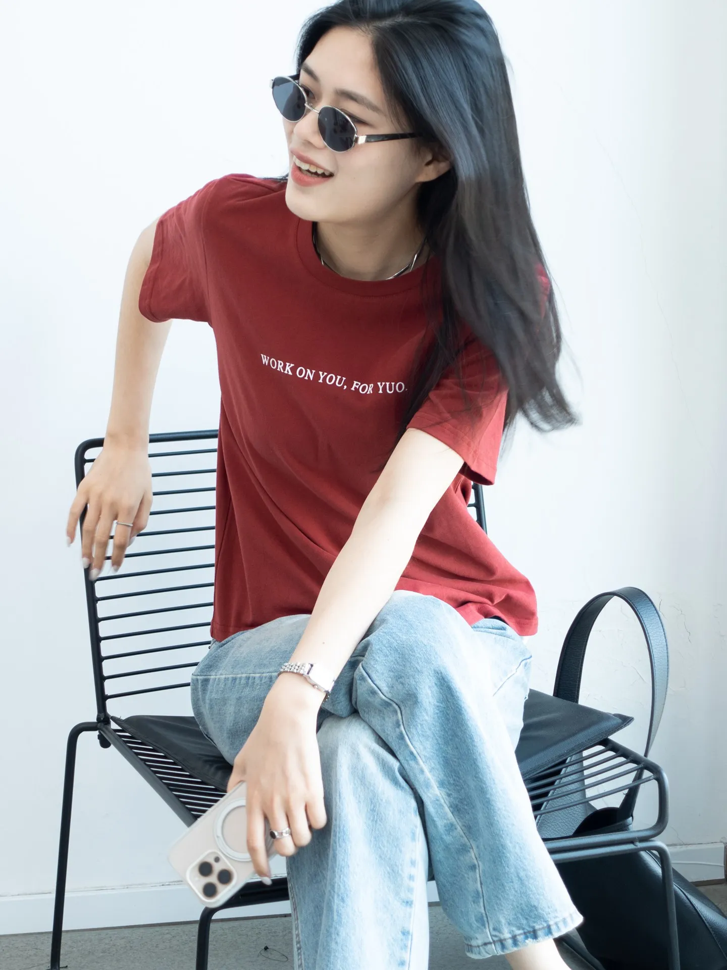 女性用tシャツ XLの選び方とは？厳選4選で、どんなシーンでも着こなせるスタイルを手に入れる