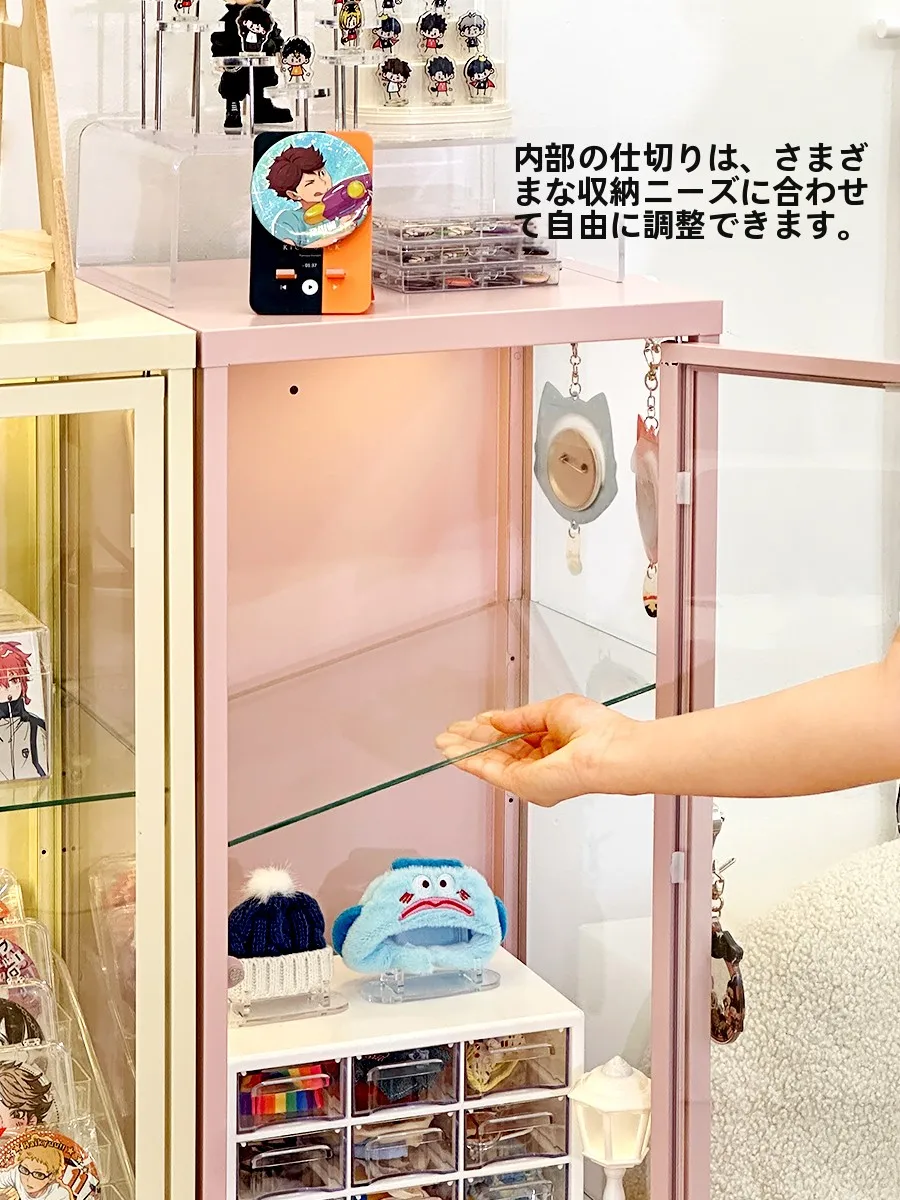 壁掛けコレクションケースをどう選ぶ？鉄製ディスプレイキャビネットがもたらす、日常の「美しさの再発見」