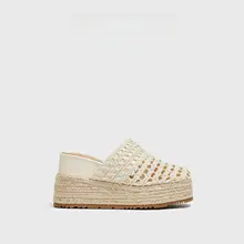 極上の柔らかさの草編み厚底ウェッジサンダル【編みデザイン・夏用・スタイル】