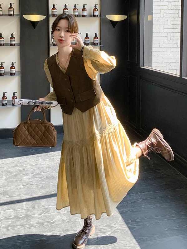 2026春服レディースのトレンドとして人気の通勤風セットアップドレス