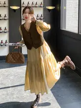 独特で美しい風合いのスリムシルエットワンピース【高級感・ベスト付き・ニット素材】（セットアップ対応）