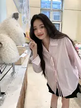 春にぴったり！ピンクのリボン付きストライプ長袖シャツ【女性用・韓国風】