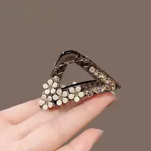 デザイン性のある半束ねヘアクリップ【シンプル・気品あるスタイル・小型シャーククリップ】