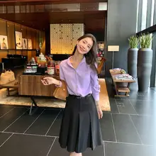 Vネック長袖白シャツ【春秋用・デザイン・女性用】