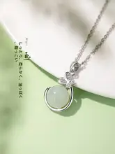 天然真品和田玉のシルバーネックレス【女性用・ロックボーンチェーン・小ぶりなペンダント】