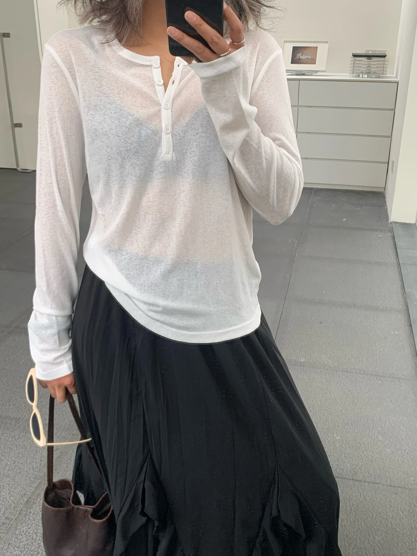 シンプル きれいめ コーデの実用性を検証：極上の柔らかさの長袖カジュアルTシャツ