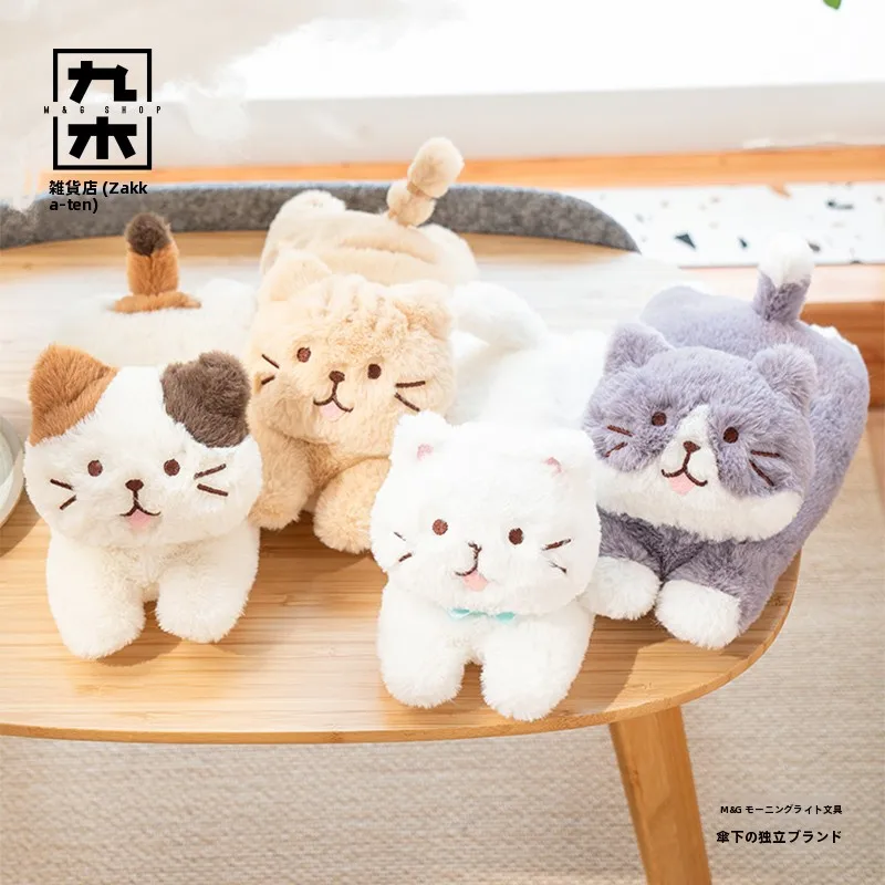 毛茸茸の寝そべる猫のぬいぐるみ：手のひらサイズで贈る高級感のあるギフト