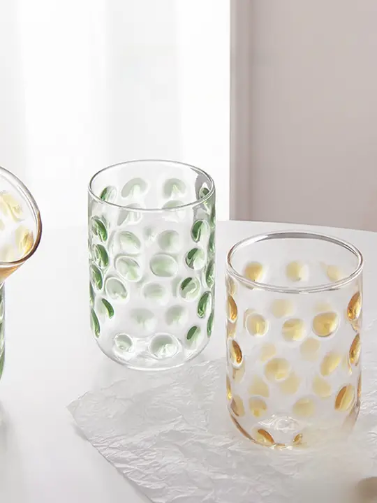 カラフルドットデザインのガラスミルクカップ【おしゃれな食器・水用】