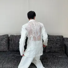 背中のレースメッシュデザインが特徴のスーツ【ユニークデザイン・タイトフィット・男性用】（セットアップ対応）
