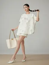 白色肌理感の立裁短袖Tシャツ【新中式・盤扣デザイン】高腰ショートパンツ（セットアップ対応）