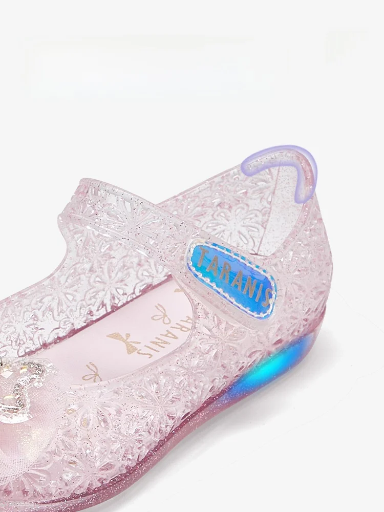 蛍光色の靴 プリンセスクリスタルシューズ：透明感と通気性を備えた子ども向け夏用シューズの実用性解析