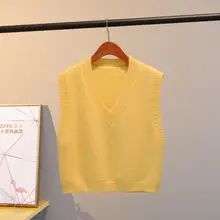 シンプルなVネックデザインの短めノースリーブトップ【春秋向け・ゆったりしたフィット・小柄向け】（セットアップ対応）