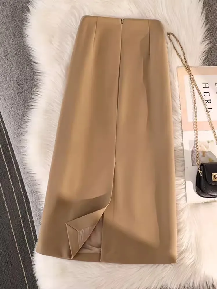 ビジネスカジュアルスカートを選ぶときに迷うのは、本当に「色」なのか？