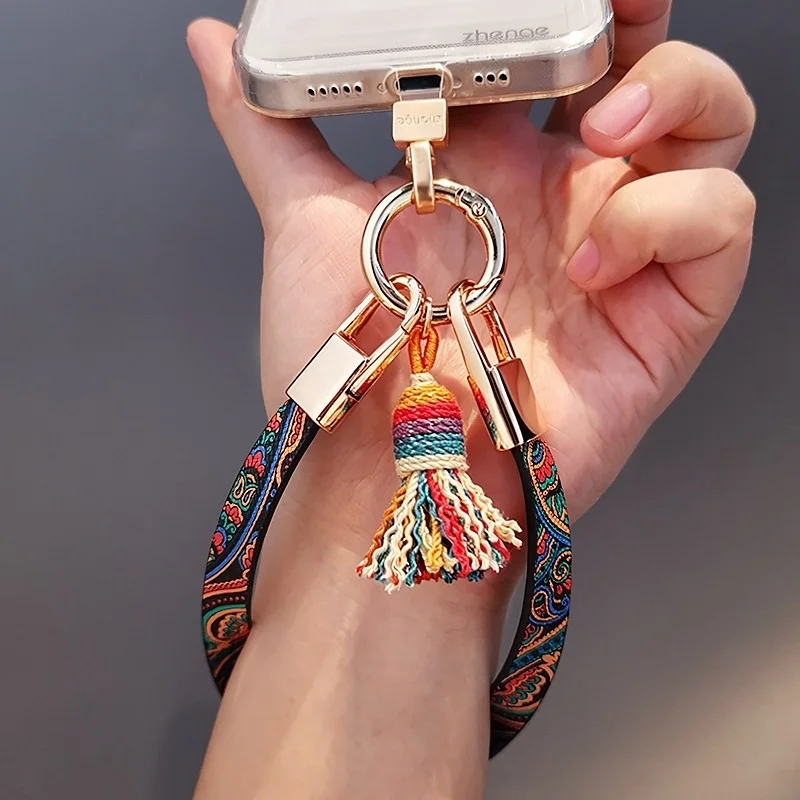 スマホにつけるストラップは、どうやって選ぶべき？