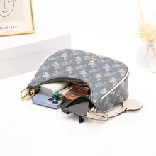 ショルダーバッグ レディース 腋下バッグ クロスコ バゲットバッグ 三日月型 着回し おしゃれ