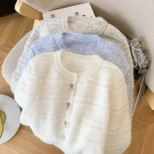 デザイン性のある花刺繍ニットカーディガン【ソフトな肌触り・ショート丈】