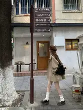 カジュアルなカーキ色の中長丈トレンチコート【秋季・レトロ・小柄対応】
