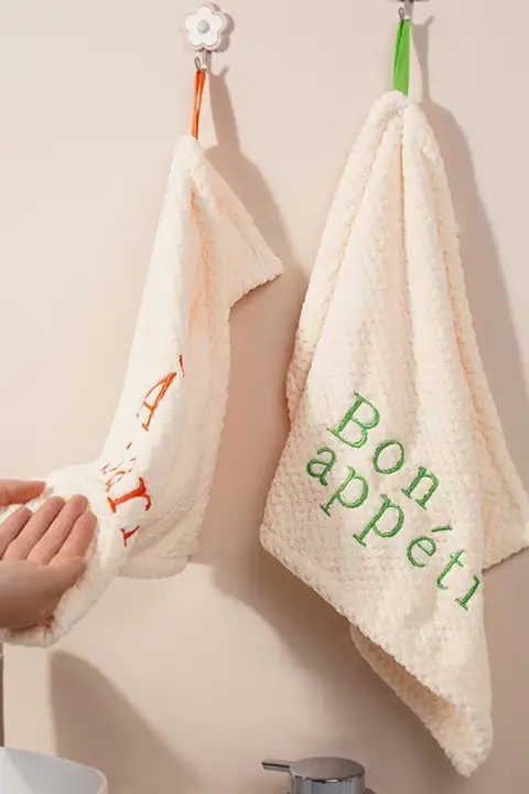 シンプルデザインの掛けるタイプのハンドタオル【文字刺繍・極上の柔らかさ・子供用】