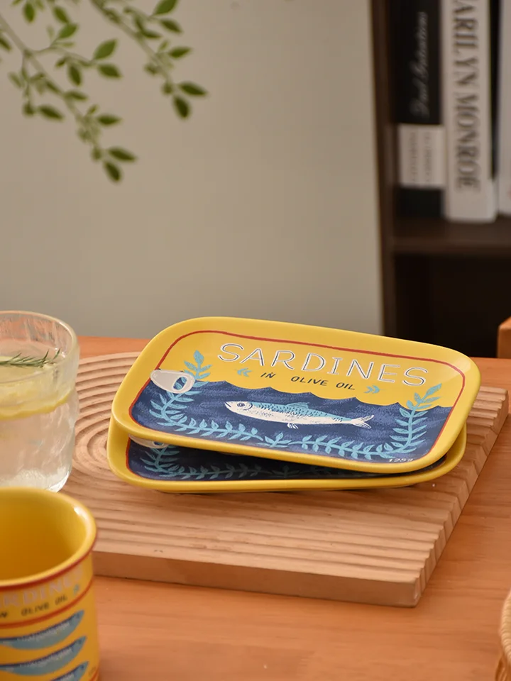 デザイン性の高い陶器製サーディンコーヒーカップ【個性的で魅力的】