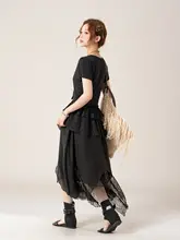黒の半袖ワンピース【ウエストシェイプ・ラッフルデザイン・夏の旅行に最適】