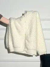 デザイン性の高い白色ニットカーディガン【秋用・厚手・立ち襟】