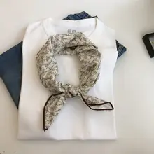 春季用コットン製小さなスカーフ【首元のアクセント・クラシックなデザイン・ヘアバンドにも】
