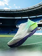 プロフェッショナルなクッション性を持つランニングシューズ【マラソン・トレーニング用・男性用】