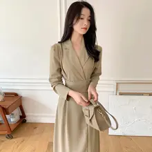 春の気品を演出！長袖のテーラードワンピース【無地・カシュクール・膝下丈・ウエストリボン】