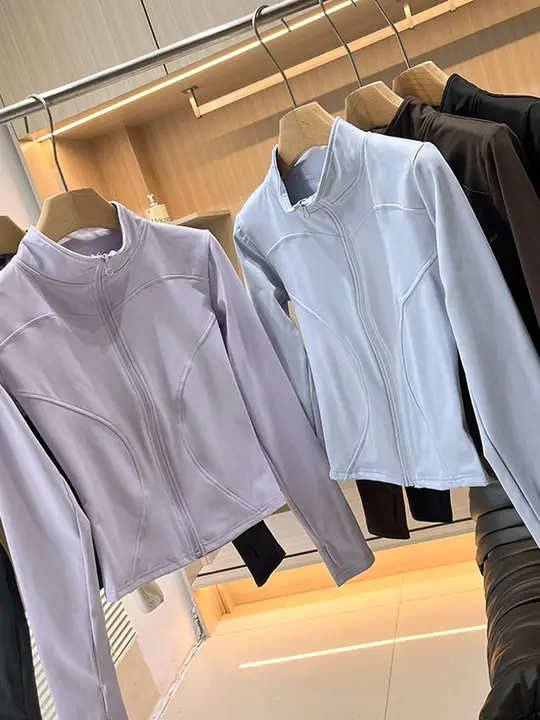 秋冬用 レディース フリース保温 タイトフィット ランニングジャケット【ジッパー付き・長袖・ヨガ対応】