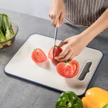 CAROTE 厚手プラスチック製両面カッティングボード【食品級・野菜・フルーツ用】