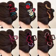 大容量のヘアクリップ【サメ型デザイン・後頭部用・上品なヘアアクセサリー】