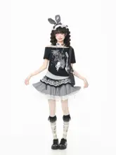 斜め襟の肩出しデザイン！星柄のショートスリーブTシャツ【夏用・ダメージ加工・女性用】